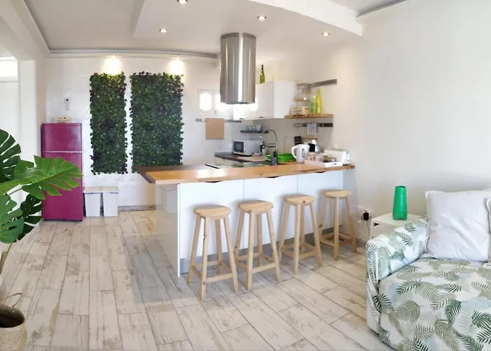 New Deluxe Stunned Seaview 2 Bed *