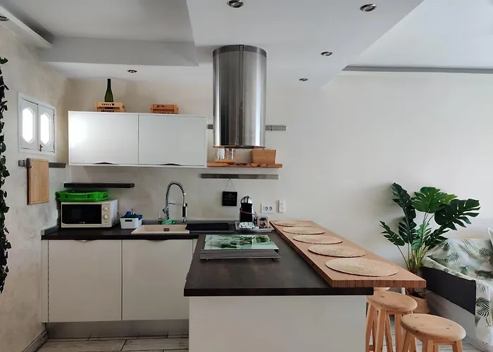 아파트 New Deluxe Stunned Seaview 2 Bed