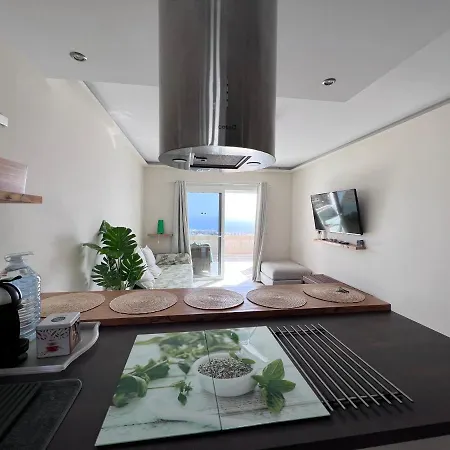 New Deluxe Stunned Seaview 2 Bed 阿德耶