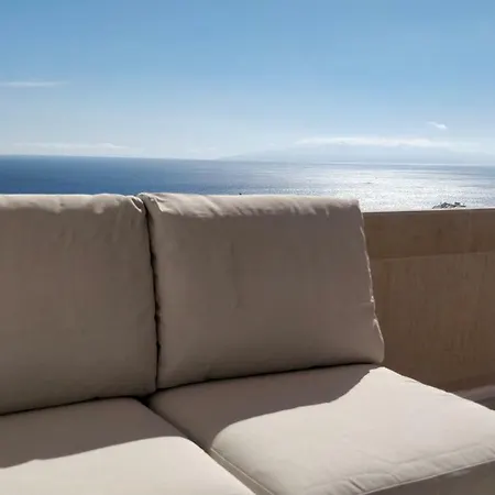 Apartment New Deluxe Stunned Seaview 2 Bed *