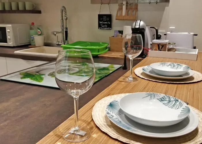 公寓 New Deluxe Stunned Seaview 2 Bed 阿德耶