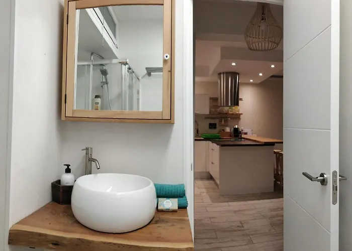 New Deluxe Stunned Seaview 2 Bed